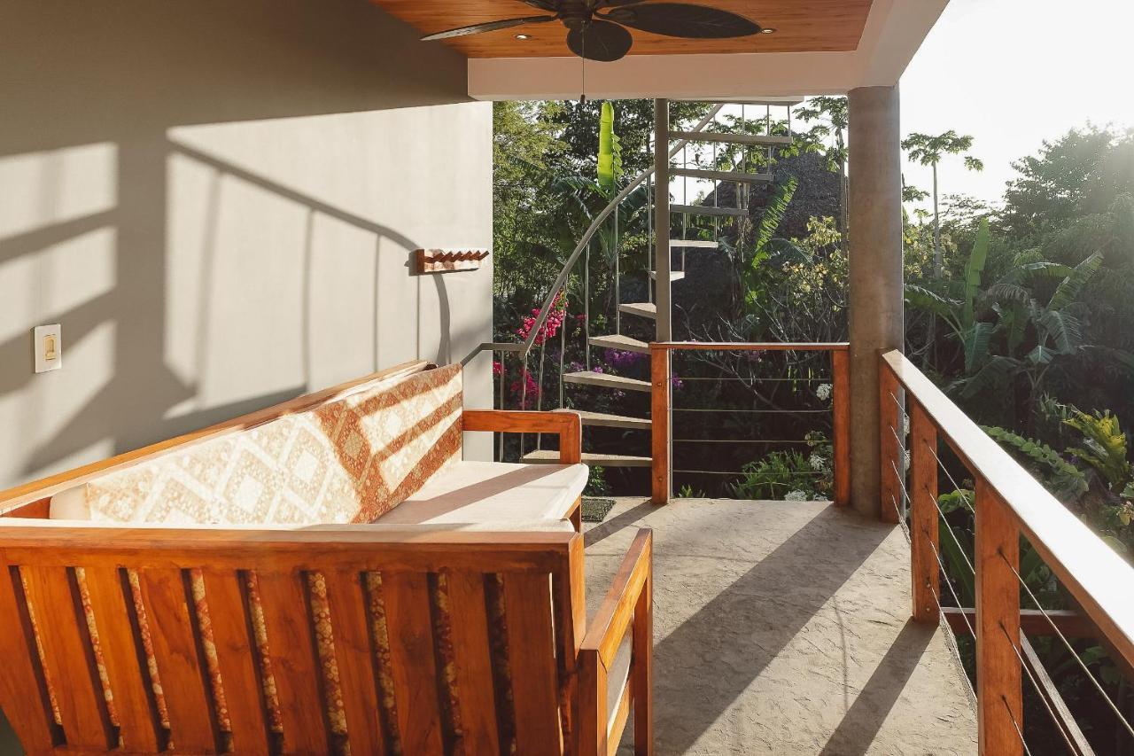 נוסארה Iluminar Beachfront Suites מראה חיצוני תמונה