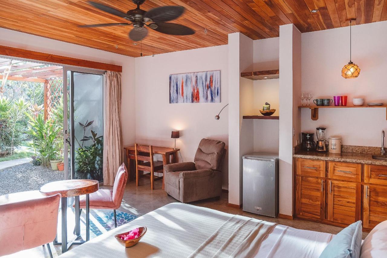 נוסארה Iluminar Beachfront Suites מראה חיצוני תמונה