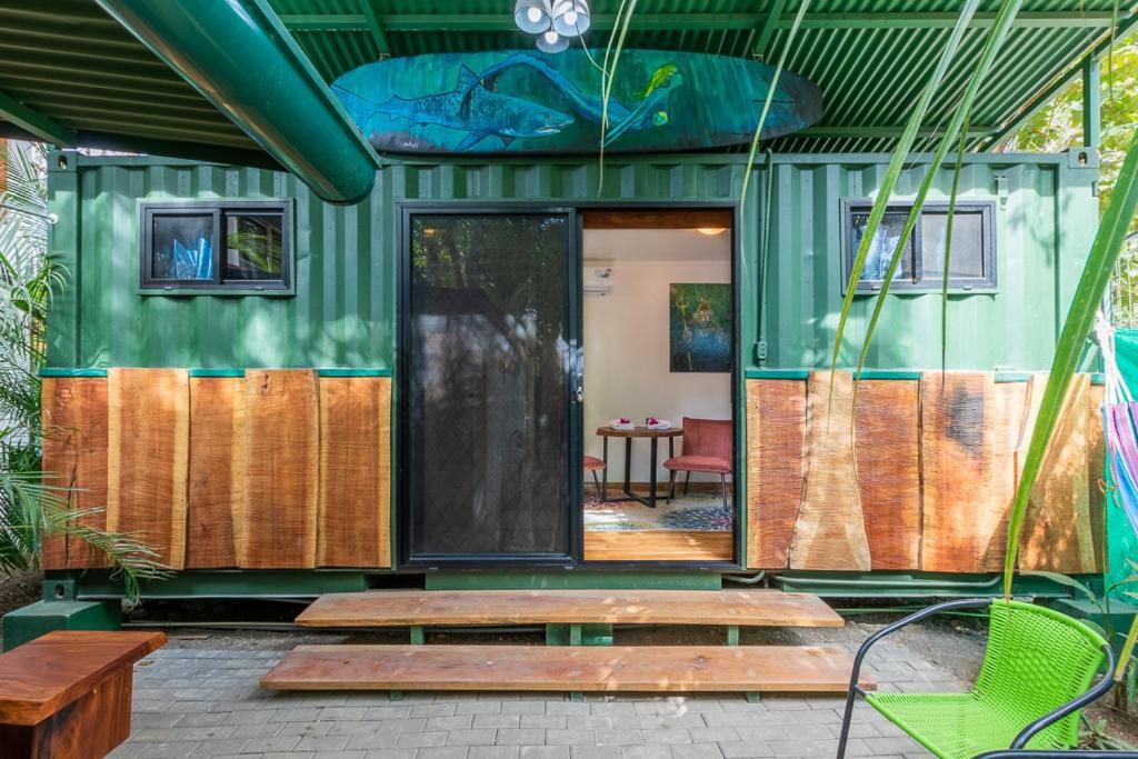 נוסארה Iluminar Beachfront Suites מראה חיצוני תמונה