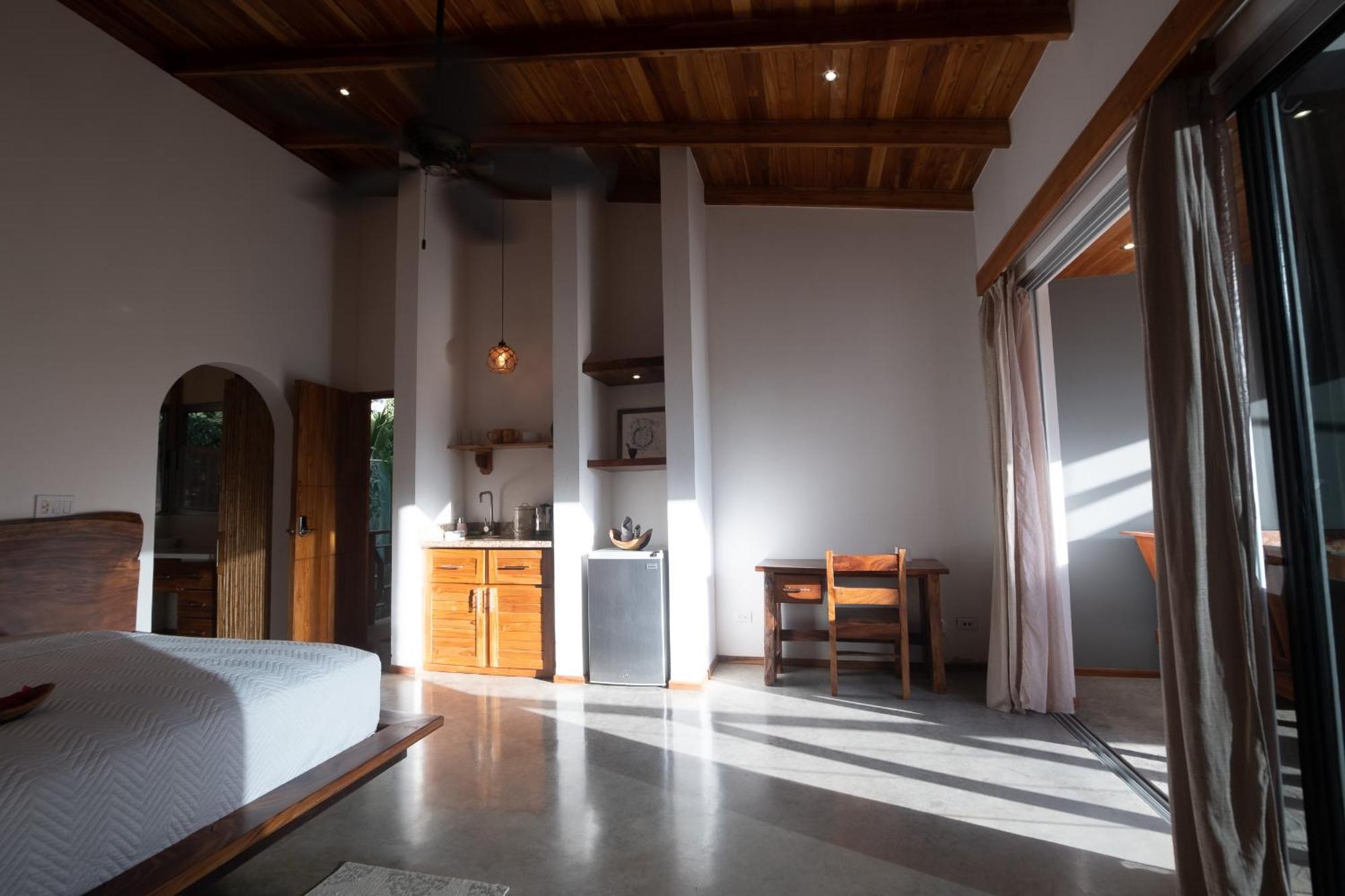 נוסארה Iluminar Beachfront Suites מראה חיצוני תמונה