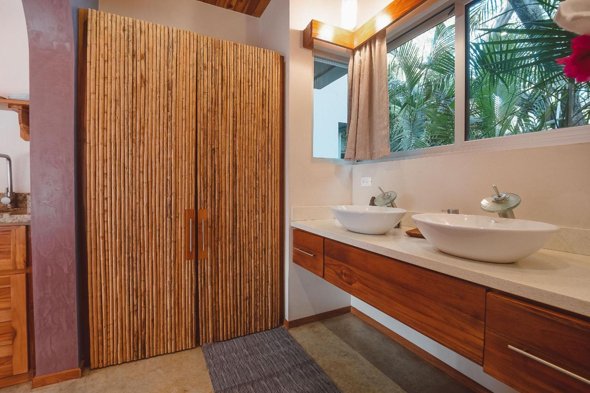 נוסארה Iluminar Beachfront Suites מראה חיצוני תמונה