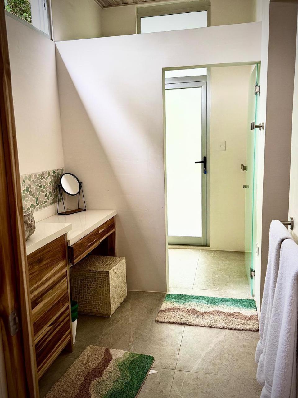 נוסארה Iluminar Beachfront Suites חדר תמונה