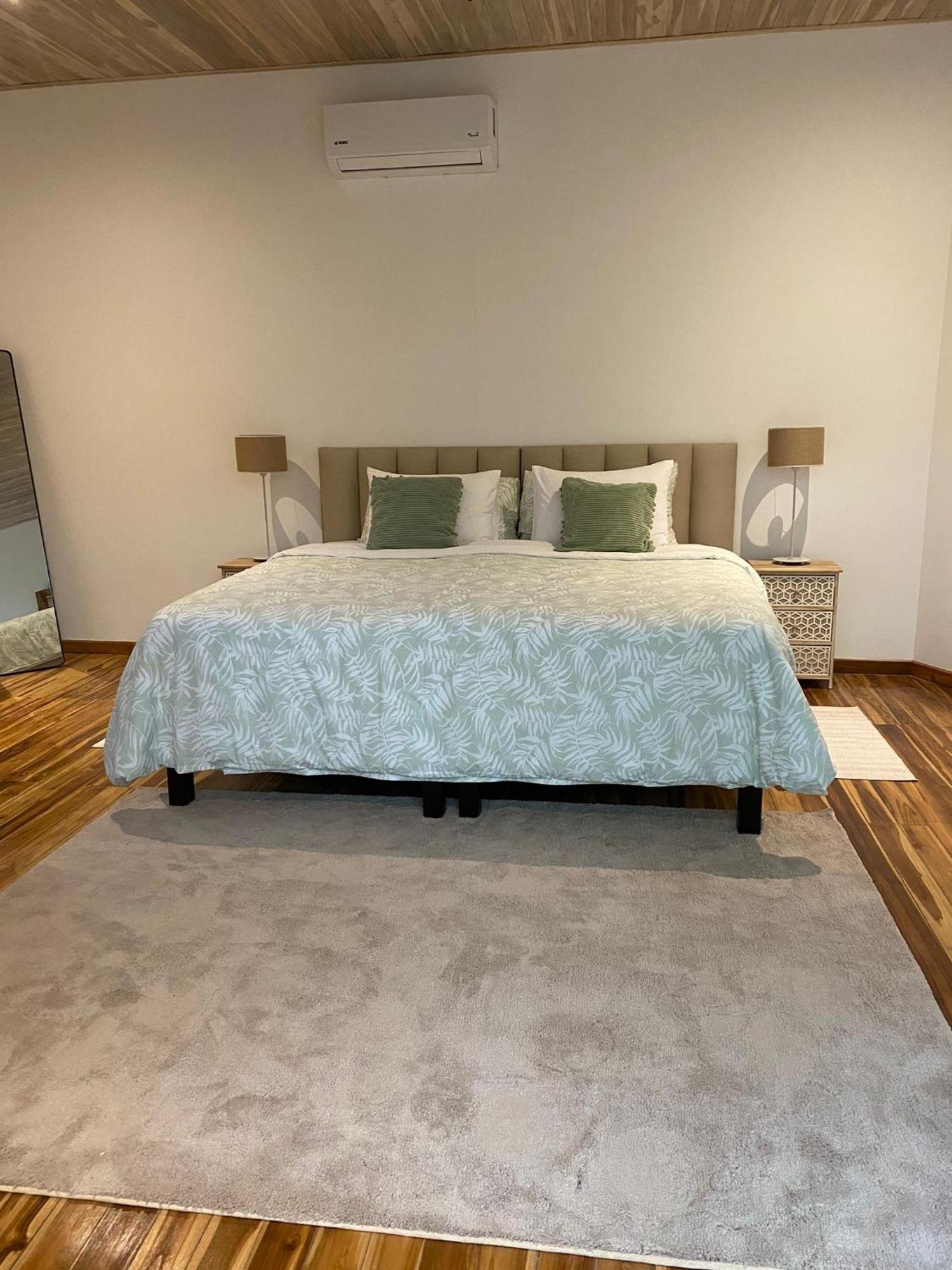 נוסארה Iluminar Beachfront Suites חדר תמונה